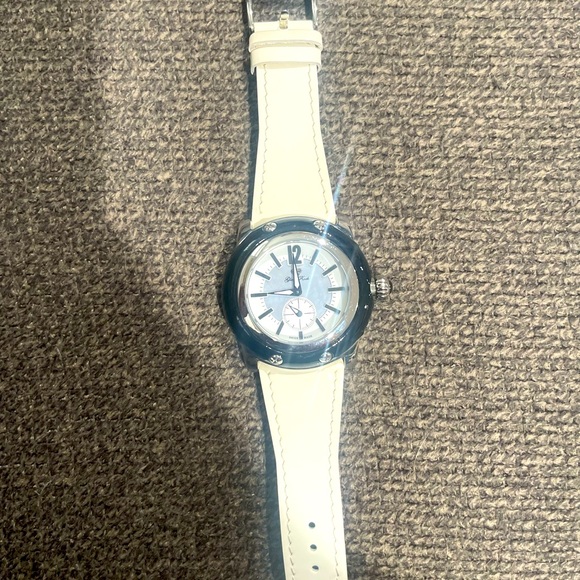 Glam Rock Women's GR10022 Round Watch - Picture 4 of 6